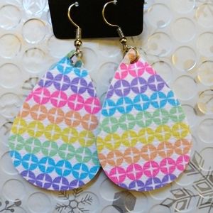 Rainbow 🌈 design earrings
